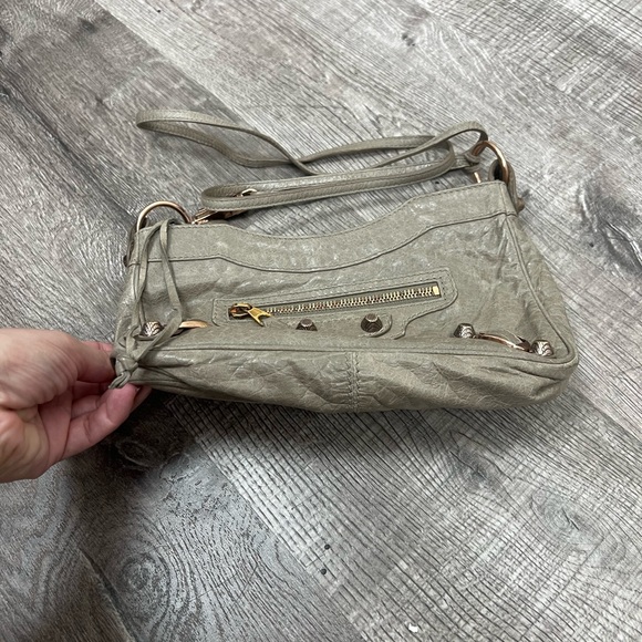 BALENCIAGA Agneau Giant 12 Rose Gold Hip Papyrus Crossbody - Picture 3 of 7